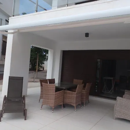 3 Bedroom Luxury Villamartin Appartement