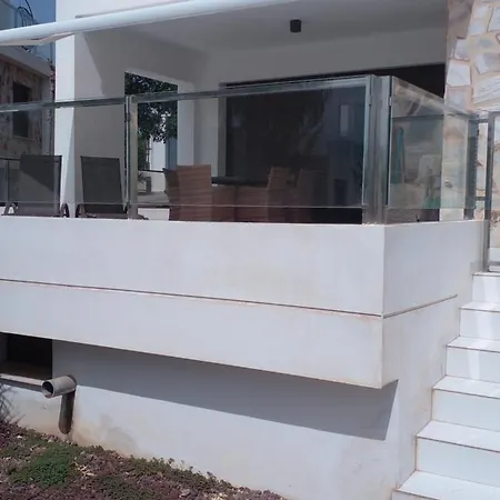 3 Bedroom Luxury Villamartin