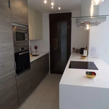 3 Bedroom Luxury Villamartin *